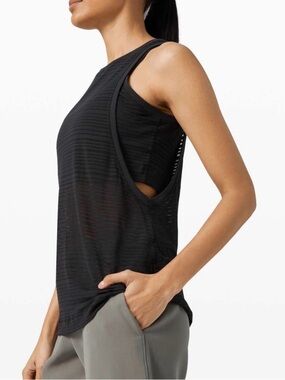 LULULEMON

Uncovered Muscle Tank
